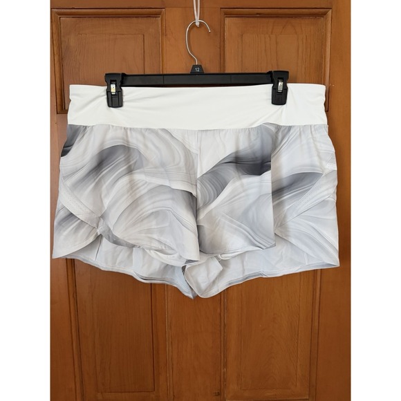 Calia Pants - Women's Calia White & Grey Kick It Up Performance Shorts Size XXL NWT